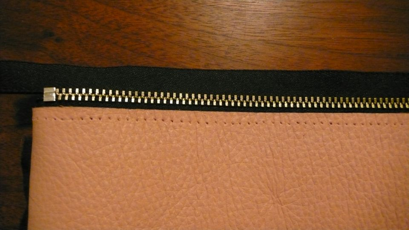 Illustration for article titled This Awesome Purse Is Incredibly Easy To Make (Here's How!)